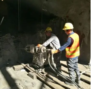 泰山水下抗分散灌浆料特点 水下不分散注浆料介绍